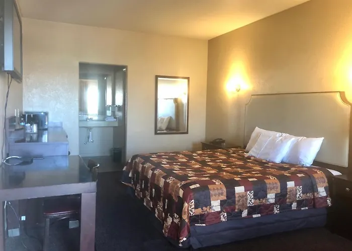 Lone Star & Motel